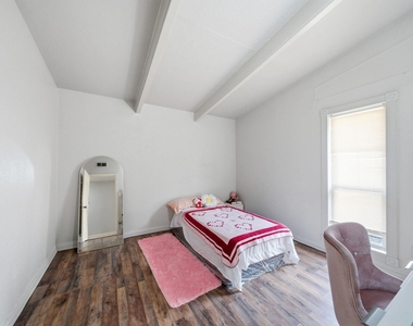 4102 Sherwood Lane - Photo Thumbnail 12
