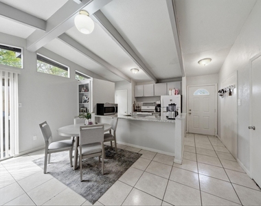 4102 Sherwood Lane - Photo Thumbnail 9