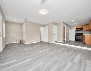 17111 River Road - Photo Thumbnail 7