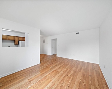 100 Market St Street - Photo Thumbnail 2