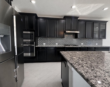 2406 Trocadero Lane - Photo Thumbnail 6