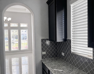 2406 Trocadero Lane - Photo Thumbnail 9