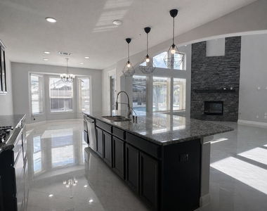 2406 Trocadero Lane - Photo Thumbnail 26