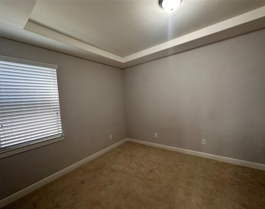 2406 Trocadero Lane - Photo Thumbnail 31