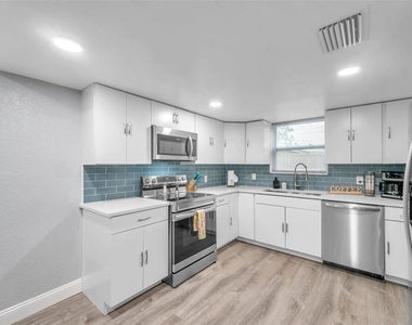 3720 3rd Ave N - Photo Thumbnail 10