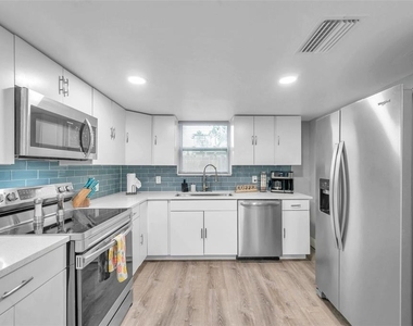 3720 3rd Ave N - Photo Thumbnail 11