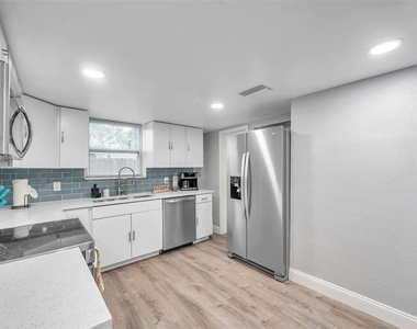 3720 3rd Ave N - Photo Thumbnail 12