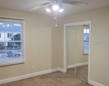 13698 Orange Sunset Drive - Photo Thumbnail 9