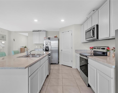 16767 Sunburst Lake Street - Photo Thumbnail 8