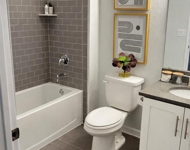 3413 E Louisiana Avenue - Photo Thumbnail 6