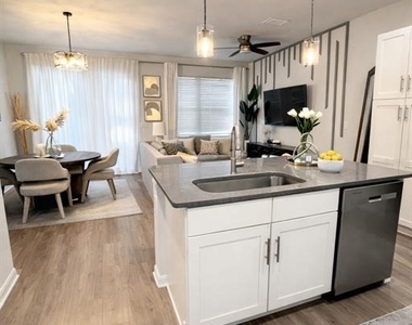 3413 E Louisiana Avenue - Photo Thumbnail 3