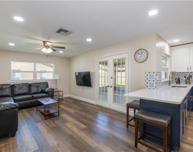4711 Ridge Point Drive - Photo Thumbnail 2