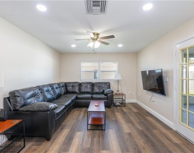 4711 Ridge Point Drive - Photo Thumbnail 5