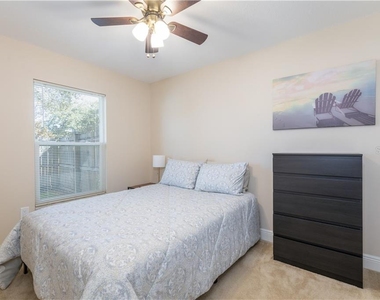 4711 Ridge Point Drive - Photo Thumbnail 13