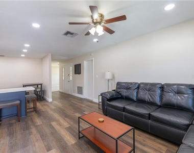 4711 Ridge Point Drive - Photo Thumbnail 3