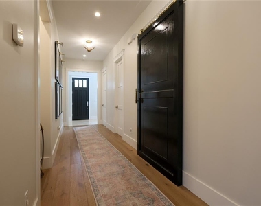 2402 W Parkland Boulevard - Photo Thumbnail 5