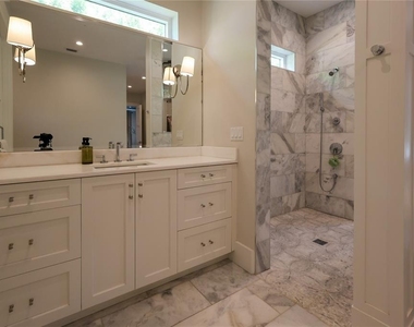 2402 W Parkland Boulevard - Photo Thumbnail 28