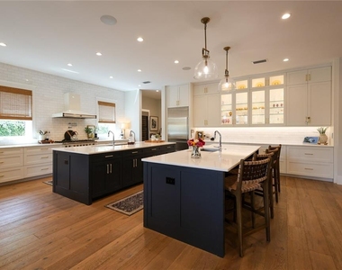 2402 W Parkland Boulevard - Photo Thumbnail 15