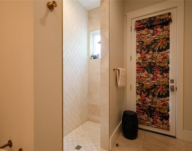 2402 W Parkland Boulevard - Photo Thumbnail 6