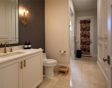 2402 W Parkland Boulevard - Photo Thumbnail 7