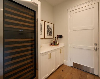 2402 W Parkland Boulevard - Photo Thumbnail 18