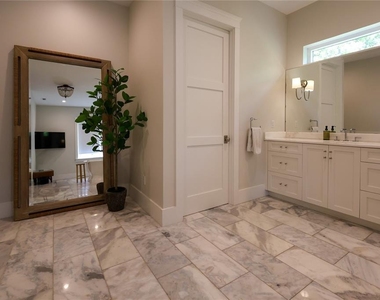 2402 W Parkland Boulevard - Photo Thumbnail 27