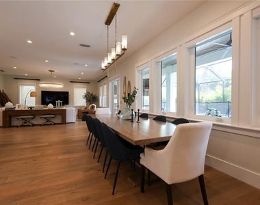 2402 W Parkland Boulevard - Photo Thumbnail 11