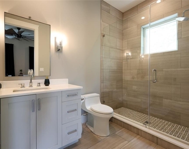 2402 W Parkland Boulevard - Photo Thumbnail 34