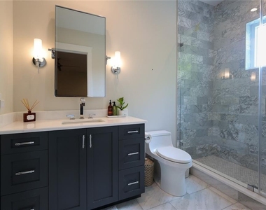 2402 W Parkland Boulevard - Photo Thumbnail 35