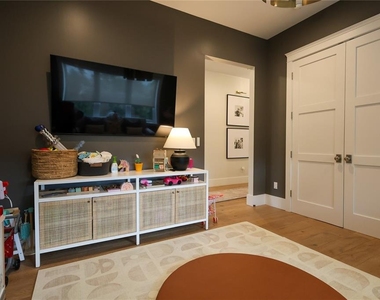 2402 W Parkland Boulevard - Photo Thumbnail 20