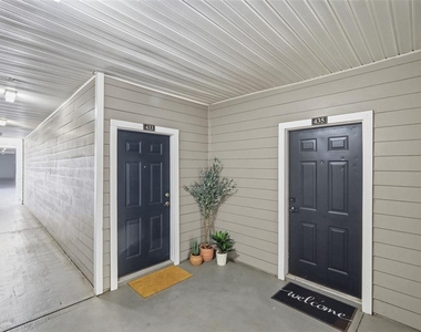 800 S Dakota Avenue - Photo Thumbnail 1