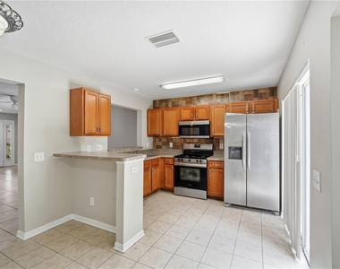 10310 Lakeside Vista Drive - Photo Thumbnail 6