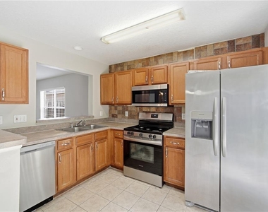 10310 Lakeside Vista Drive - Photo Thumbnail 7