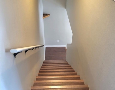 10310 Lakeside Vista Drive - Photo Thumbnail 13