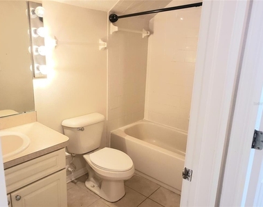 10310 Lakeside Vista Drive - Photo Thumbnail 12