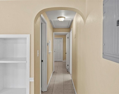 1193 Bass Boulevard - Photo Thumbnail 12