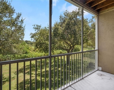 9301 Crescent Loop Circle - Photo Thumbnail 21