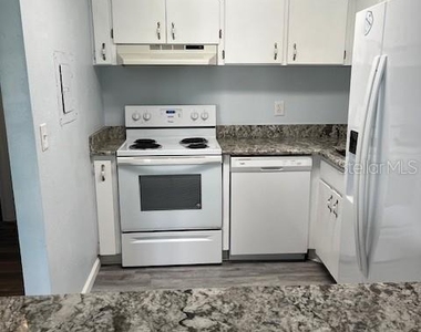 640 Haven Place - Photo Thumbnail 5