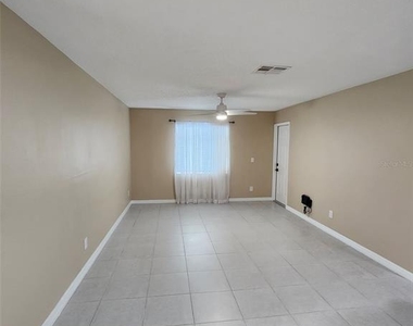 211 Thorn Tree Place - Photo Thumbnail 4