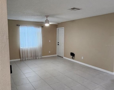 211 Thorn Tree Place - Photo Thumbnail 3