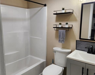 211 Thorn Tree Place - Photo Thumbnail 13