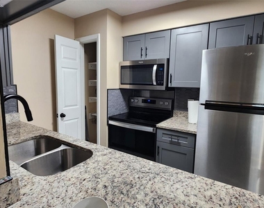 211 Thorn Tree Place - Photo Thumbnail 8