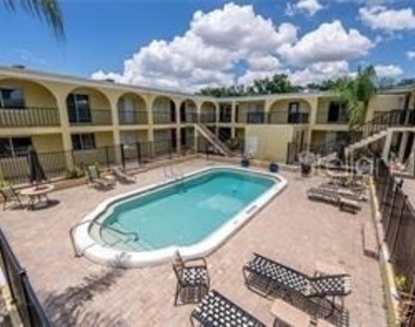 3206 W Azeele Street - Photo Thumbnail 8