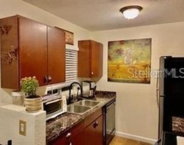 3206 W Azeele Street - Photo Thumbnail 4