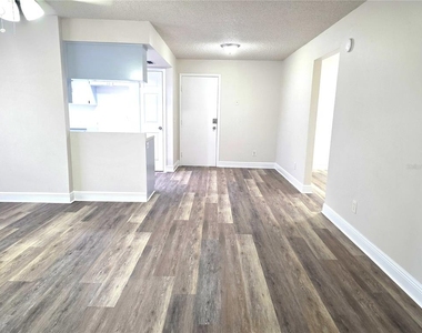 10410 N Ojus Drive - Photo Thumbnail 4