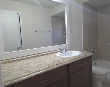 10410 N Ojus Drive - Photo Thumbnail 12