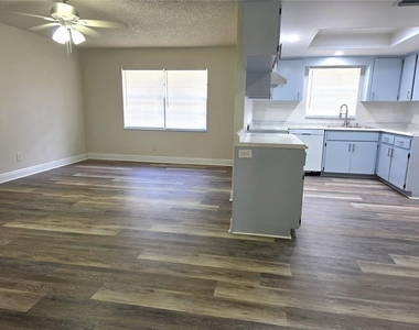 10410 N Ojus Drive - Photo Thumbnail 6