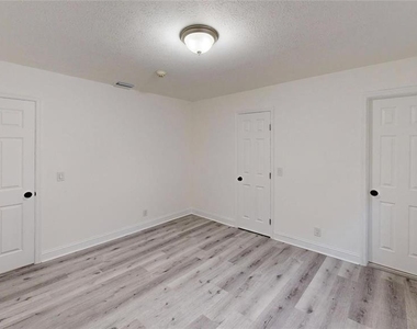 4421 Gandy Circle - Photo Thumbnail 18