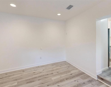 4421 Gandy Circle - Photo Thumbnail 19