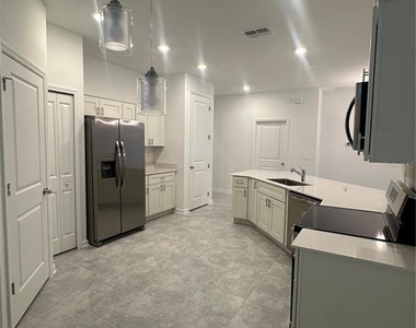1623 Marksman Road - Photo Thumbnail 8